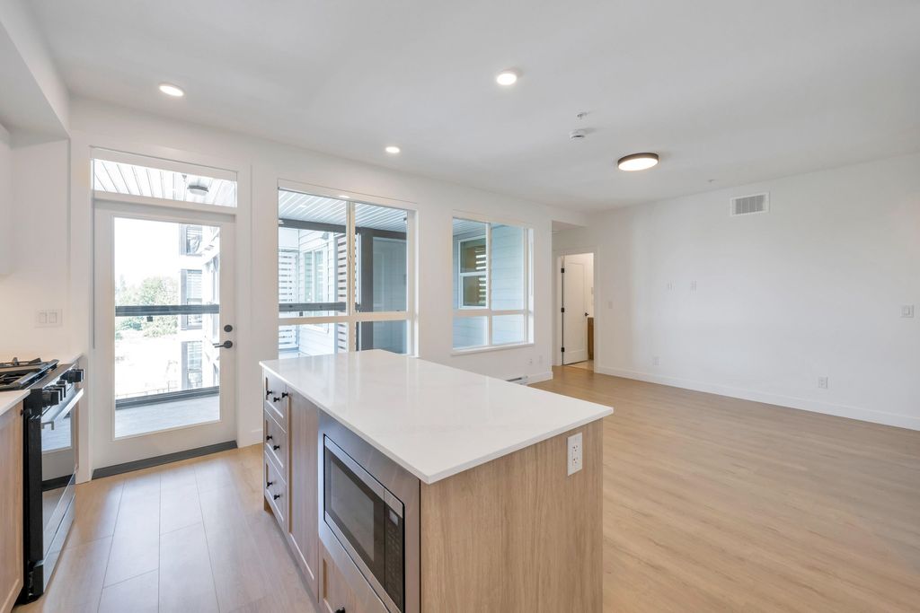 listing image 1103179706320173136