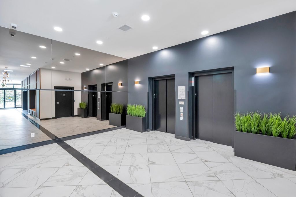 listing image 1106370289541464093