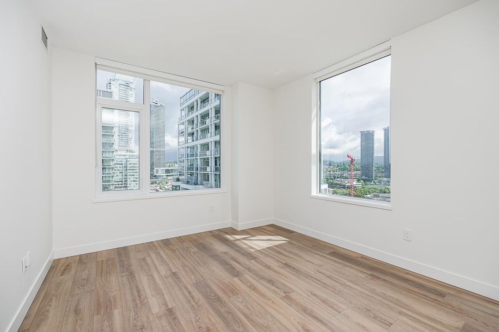 listing image 1104156955172496298
