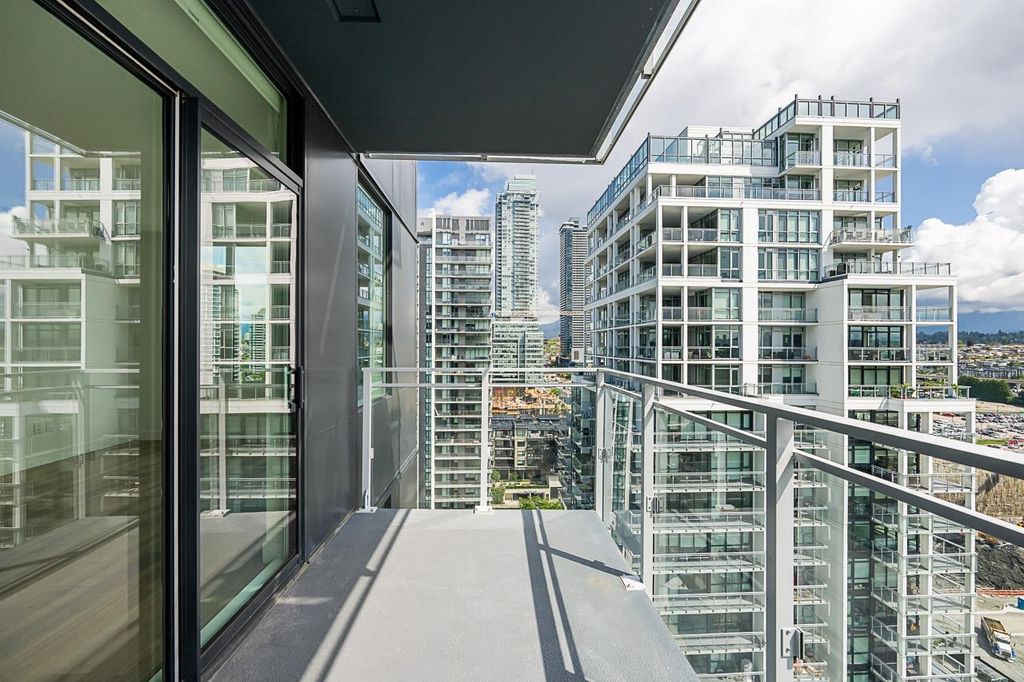 listing image 1106629403151963527