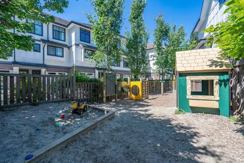 listing image 1109874621904544696