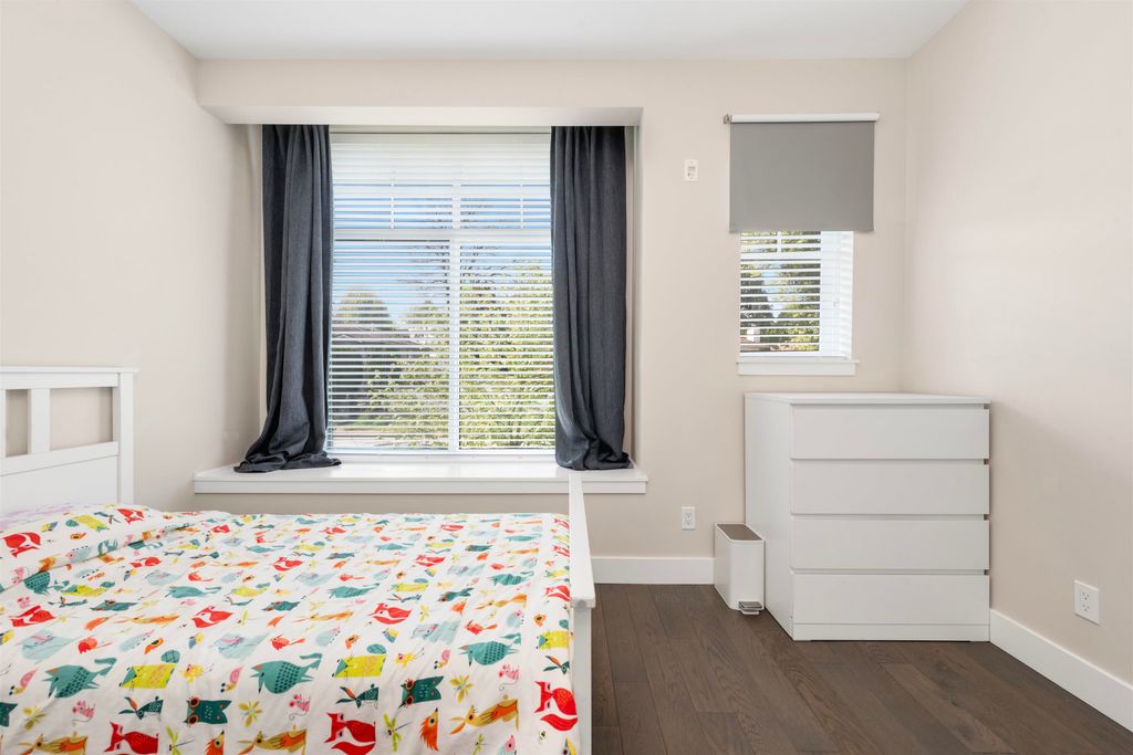 listing image 1102976035710549800
