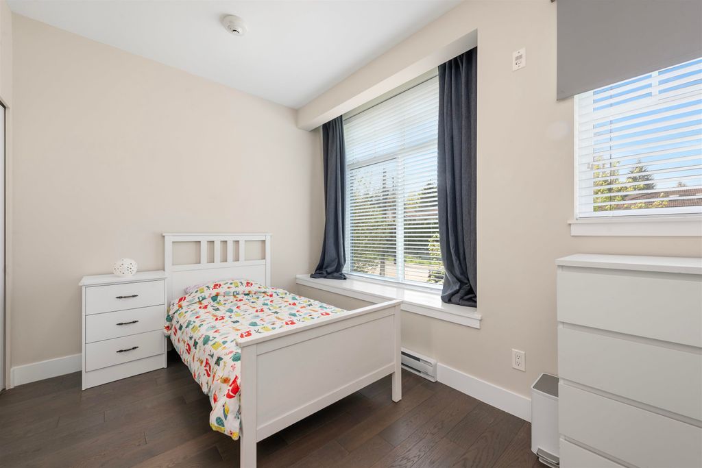 listing image 1102172601789266786
