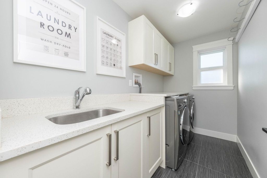 listing image 1102661913640489294