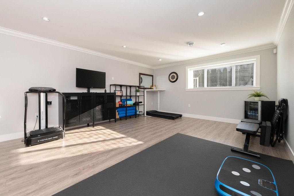 listing image 1104053601366992293