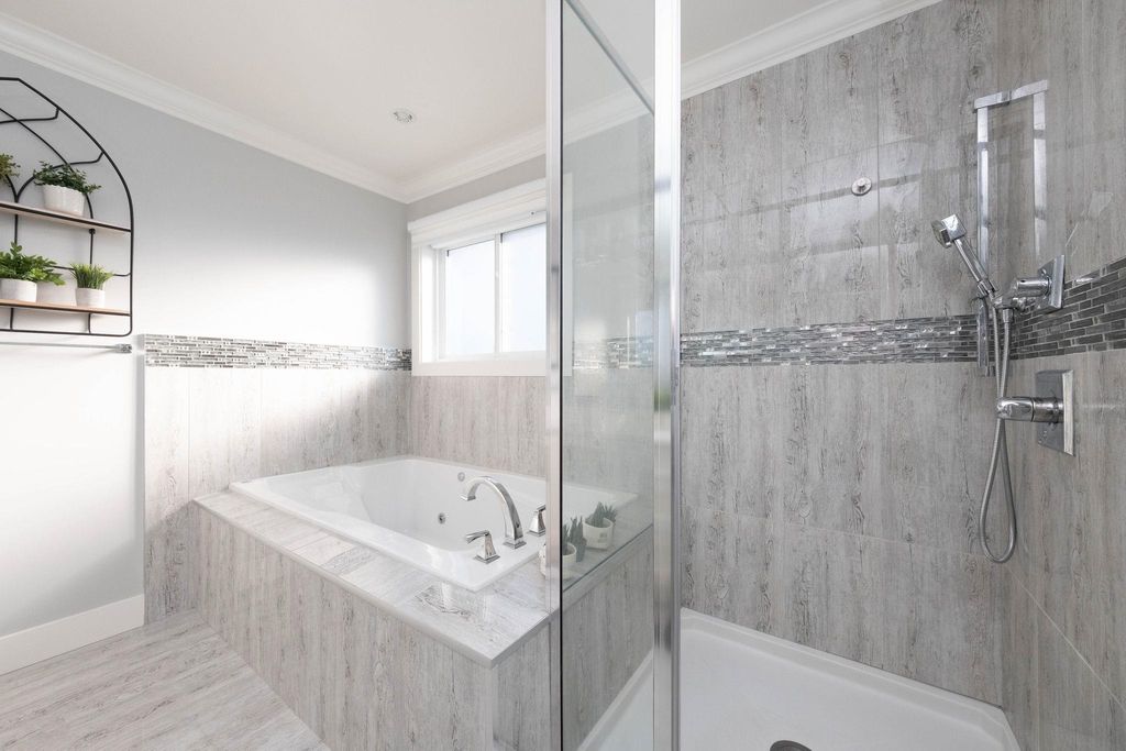 listing image 1101548924759815033