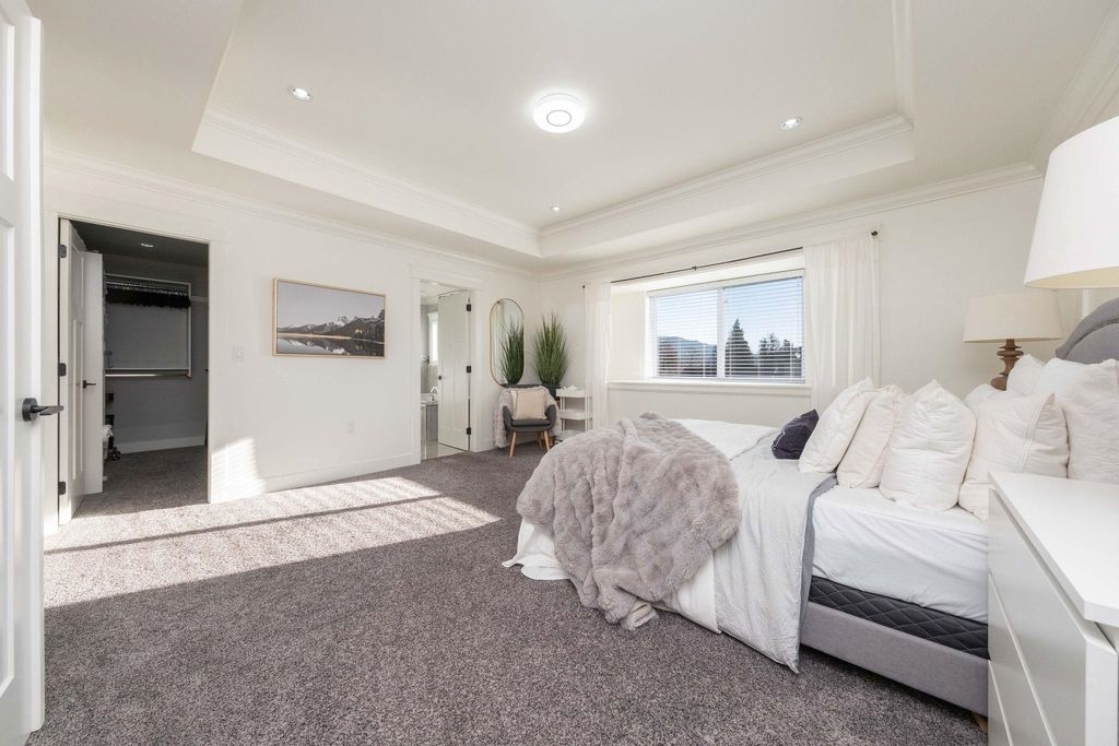 listing image 1106429508048090819