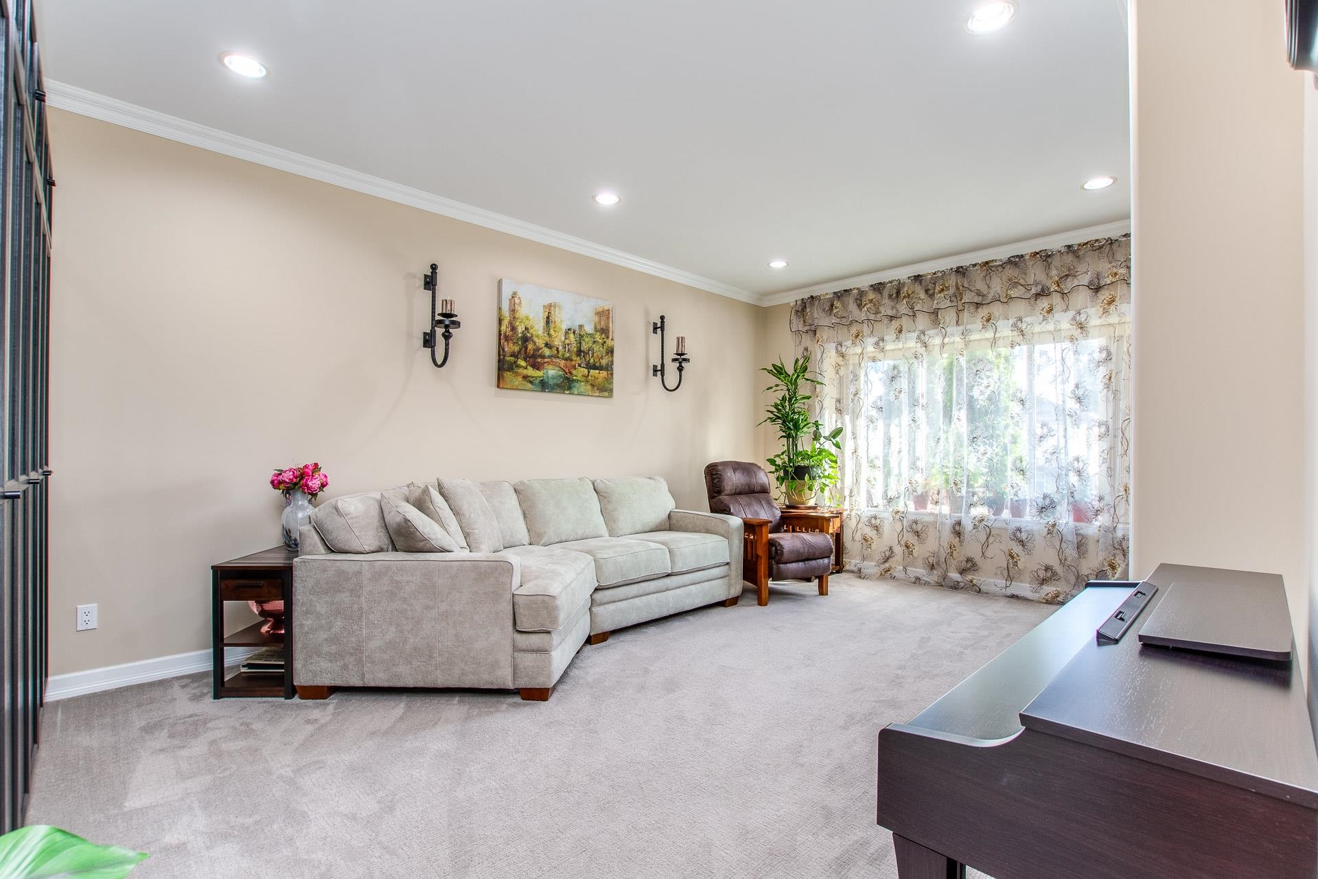 3339 Wellington Street