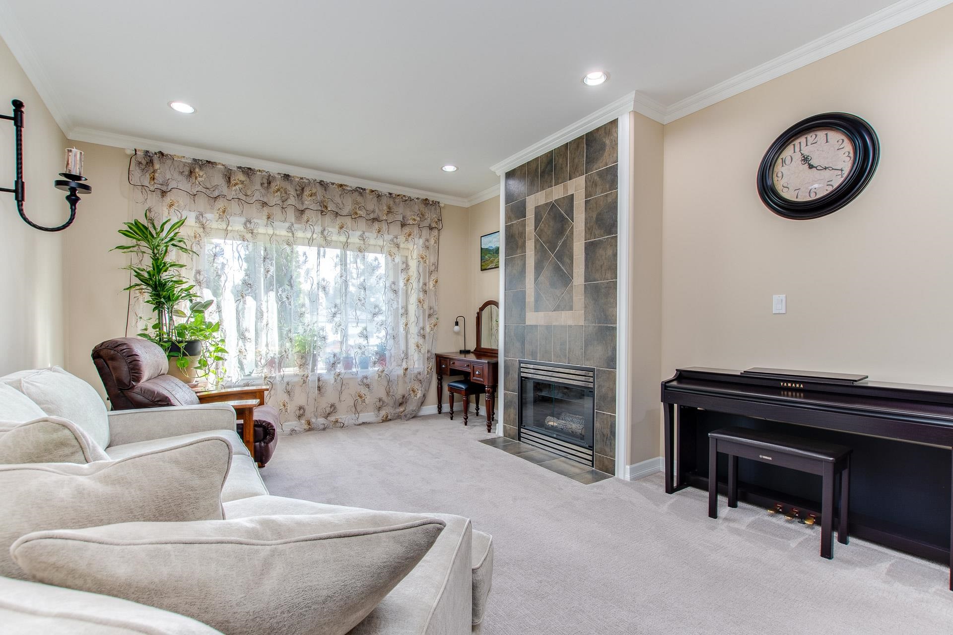 3339 Wellington Street