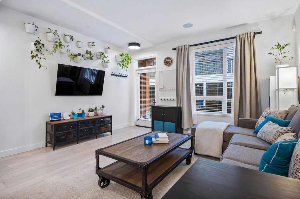 listing image 1106369647427622874