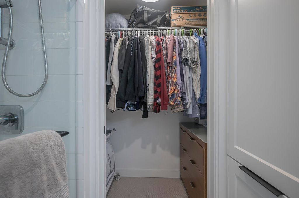 listing image 1101554510233663081