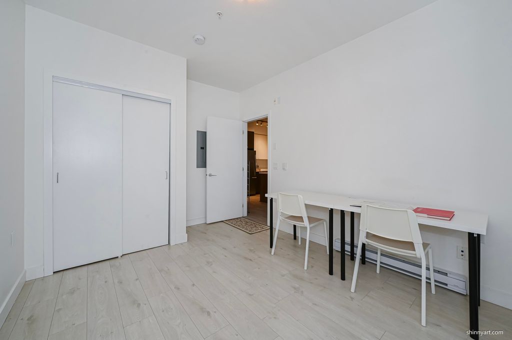 listing image 1100935225805018201