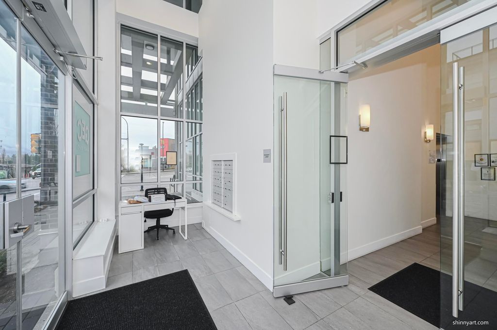 listing image 1103965209971282948