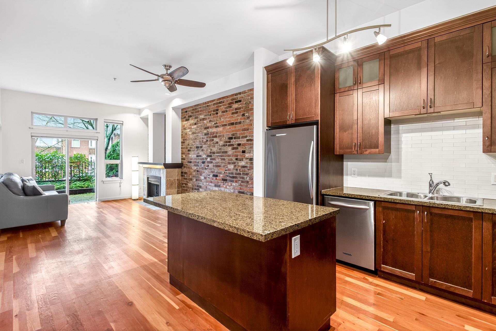 250 Salter Street 111