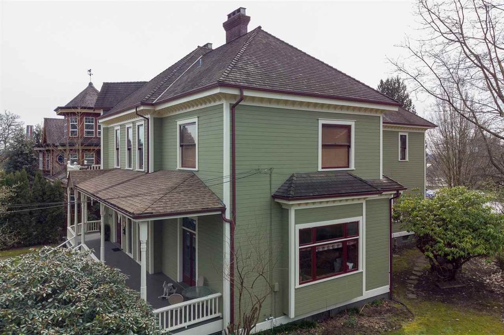 listing image 1105989785453426113