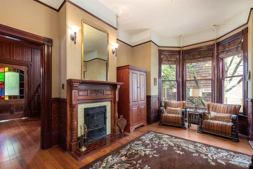 listing image 1104559967694339198