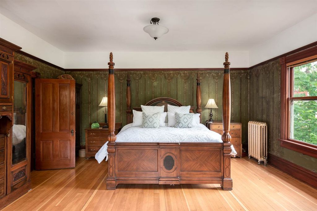 listing image 1104445881948270652