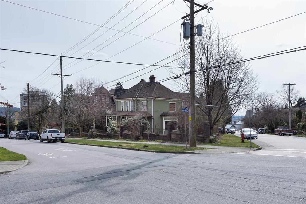 listing image 1101344134655637597