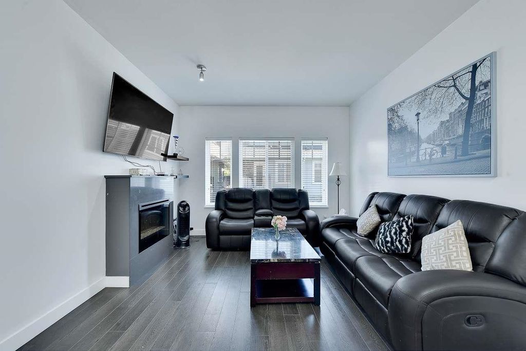 Photo of 13864 Hyland Road #10, Surrey, BC V3W 2C3 (MLS # R3113340)