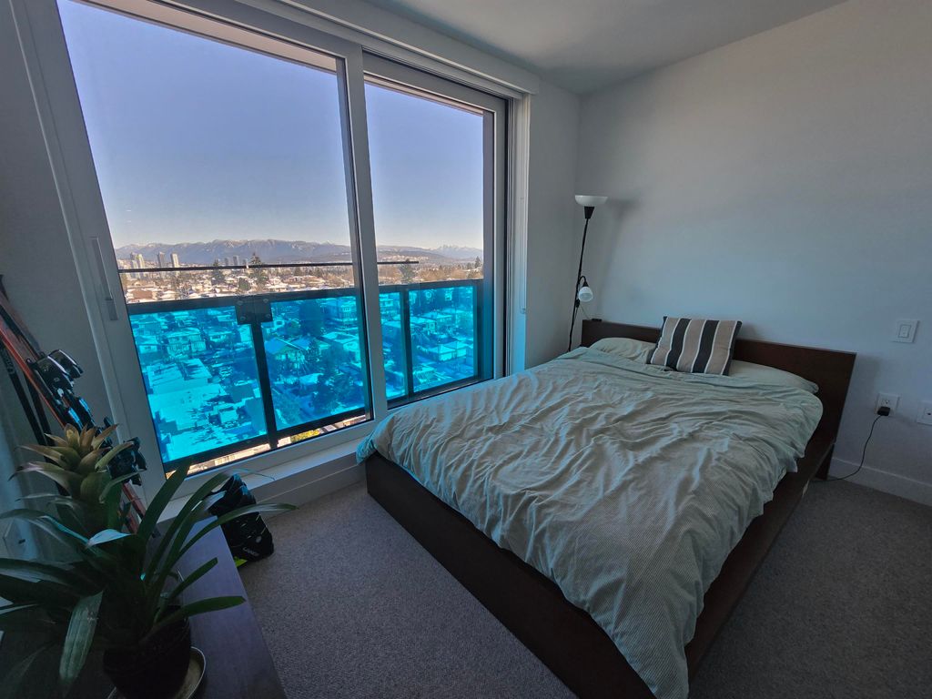 listing image 1102872257529613341