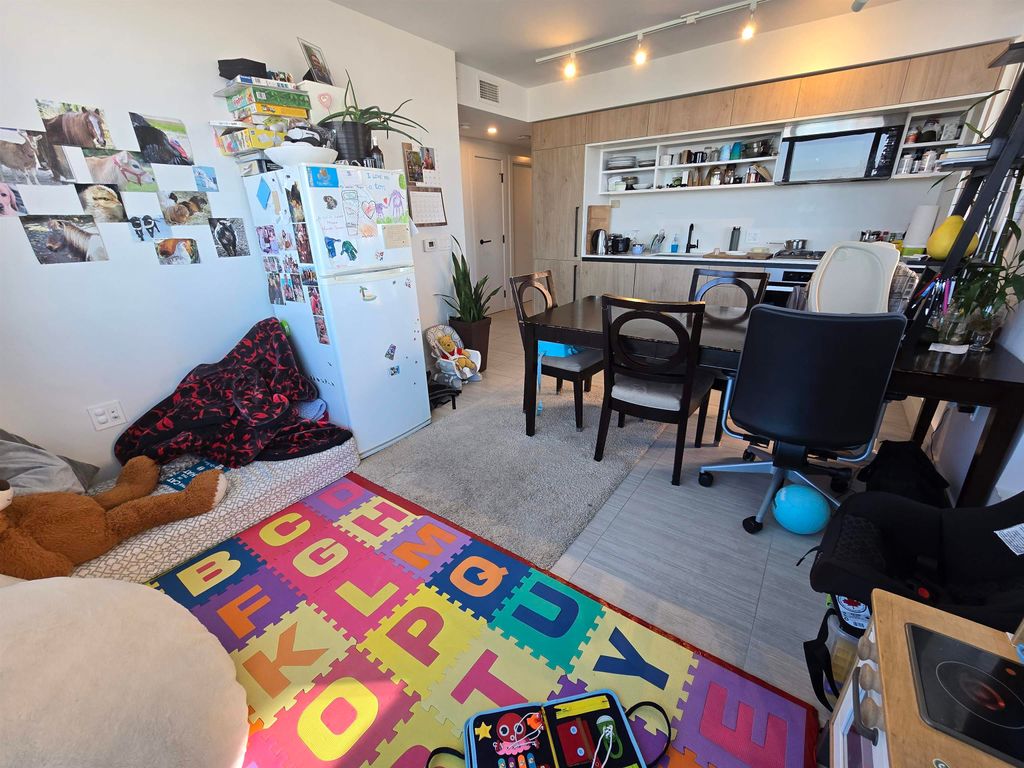 listing image 1101671597518613258
