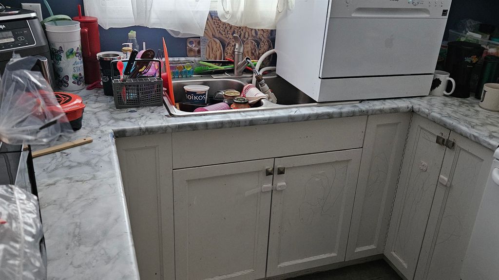 listing image 1103674697839195397