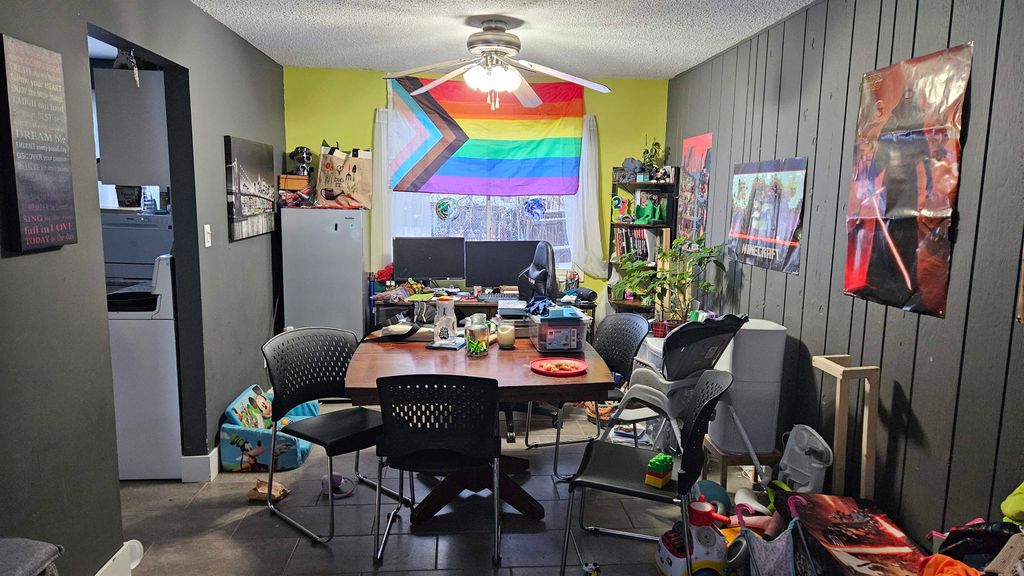 listing image 1109485374003349088