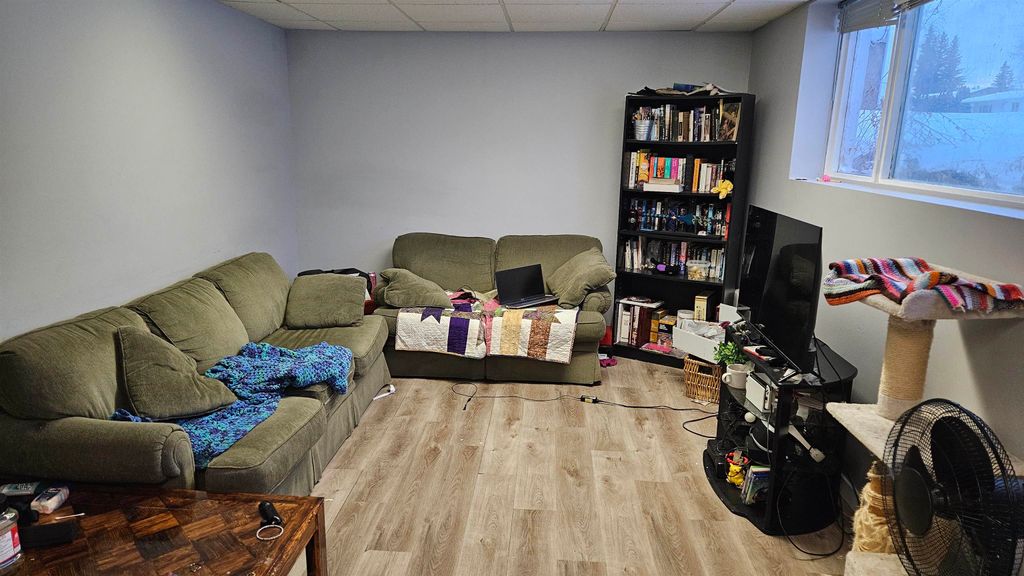listing image 1105089870282289281