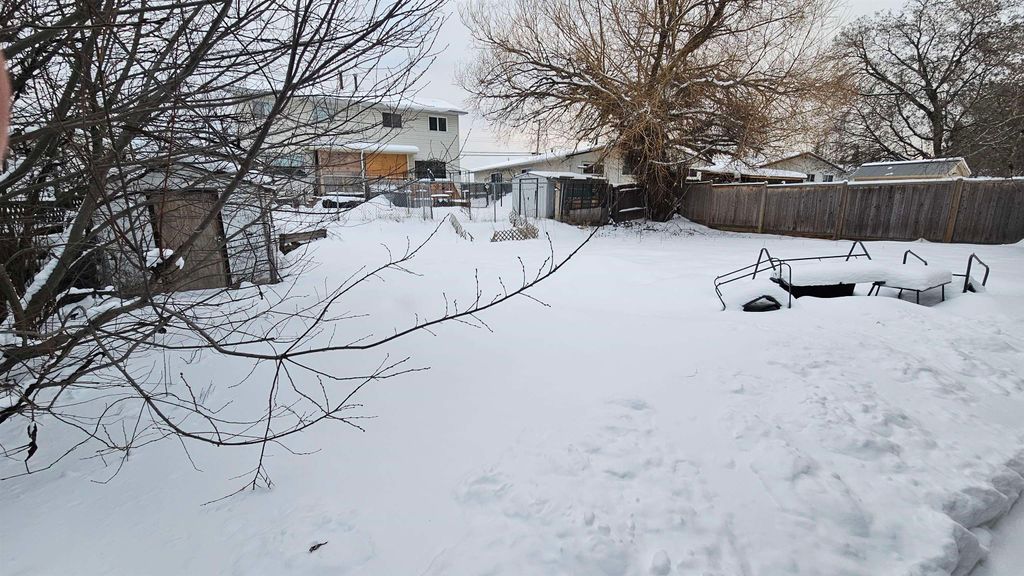 listing image 1100357591281159453