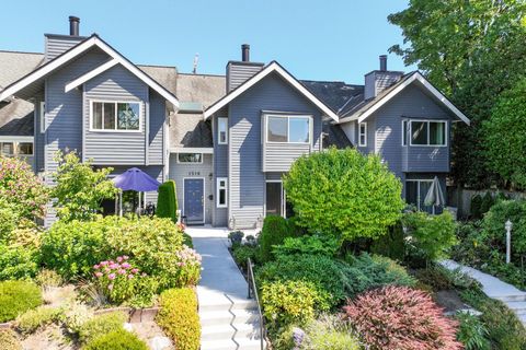 1518 Mahon Avenue North Vancouver BC V7M 2S5