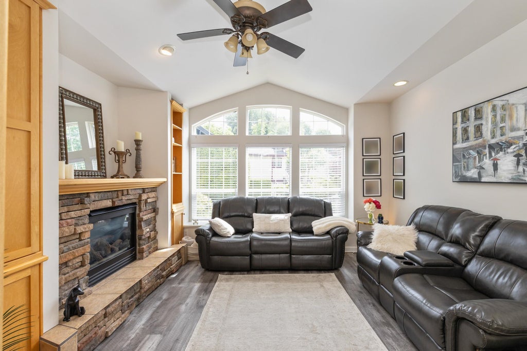 Photo of 32777 Chilcotin Drive #68, Abbotsford, BC V2T 5W4 (MLS # R3126156)