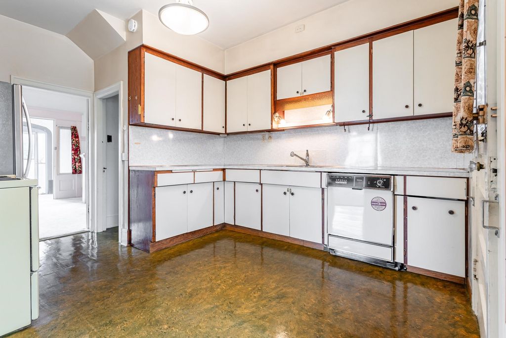 listing image 1108888802890367649