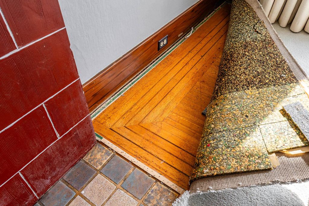 listing image 1102214282685299565