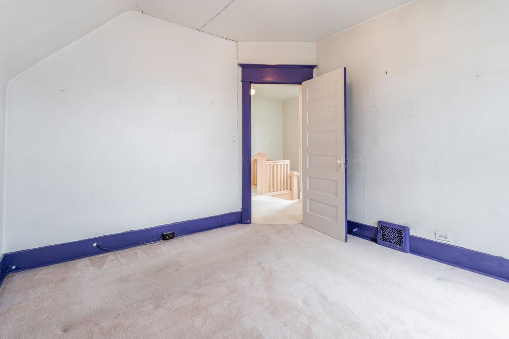 listing image 1109043253270229266