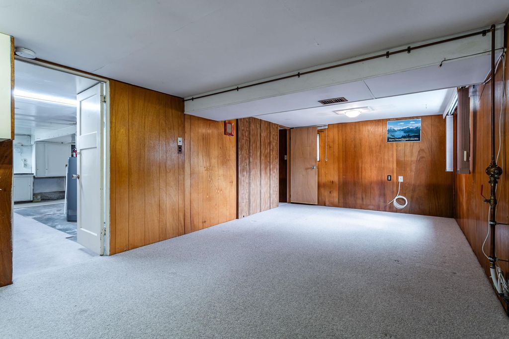 listing image 1102576145646575731