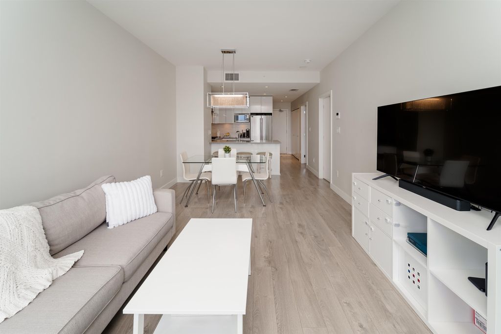 listing image 1106000399803495483
