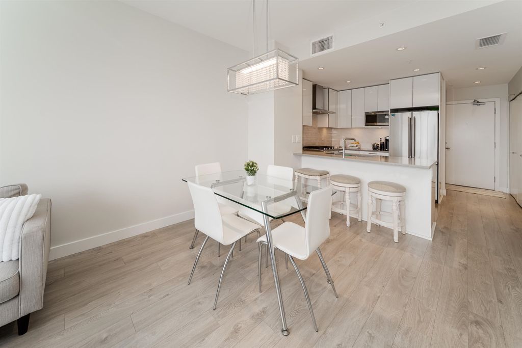 listing image 1105332688207275554