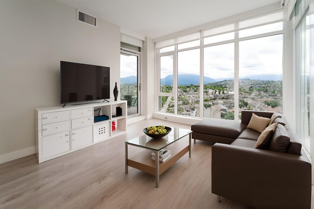 listing image 1101759145404500864
