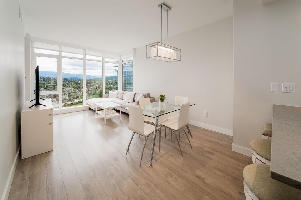 listing image 1106241456339971892
