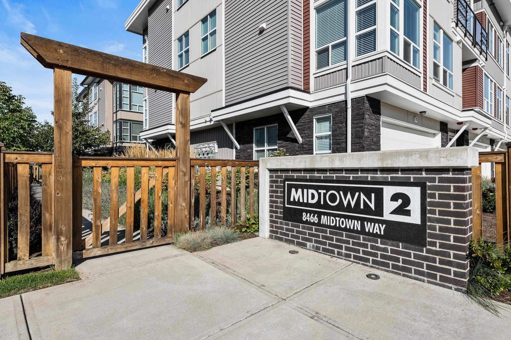 Photo of 8466 Midtown Way #15, Chilliwack, BC V2P 0G8 (MLS # R3100613)