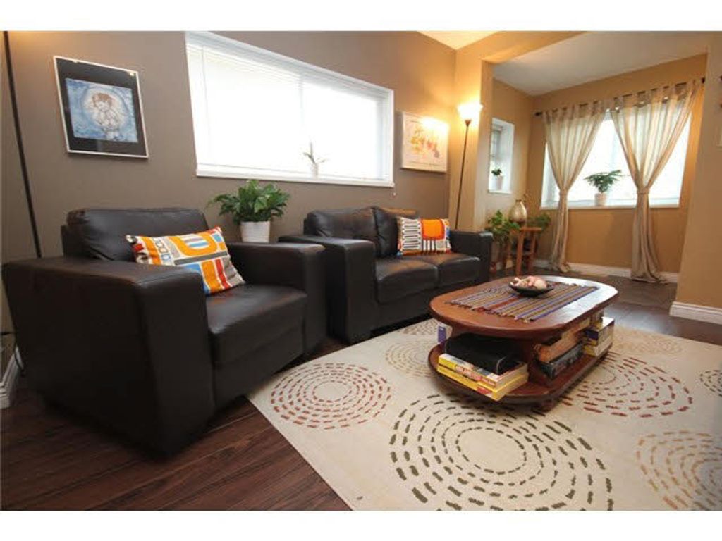 listing image 1100515102693594167