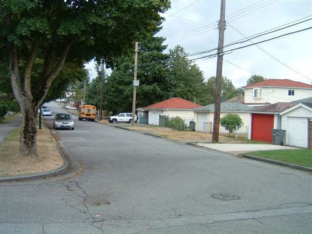 listing image 1102767430363351498