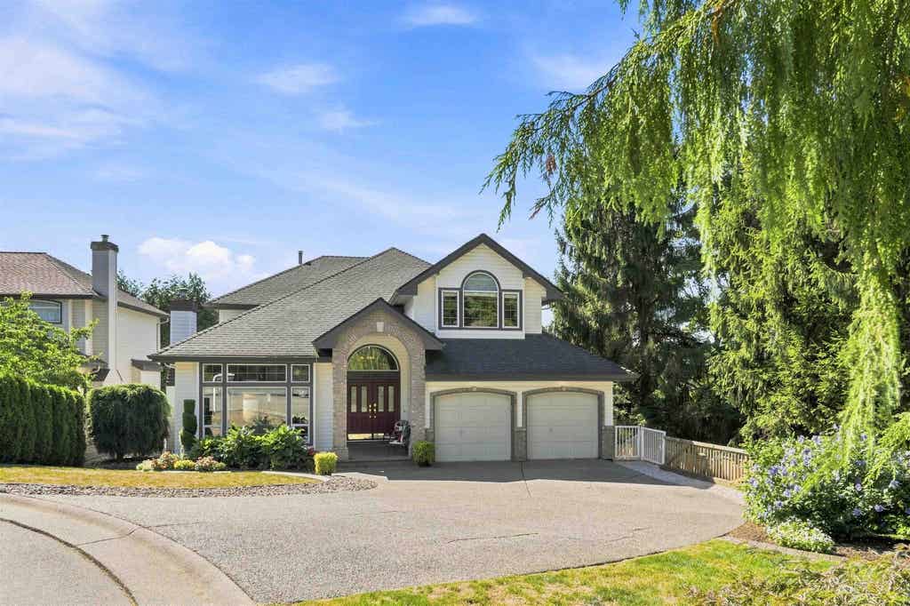 Photo of 23500 109 Avenue, Maple Ridge, BC V2W 1A8 (MLS # R3154920)
