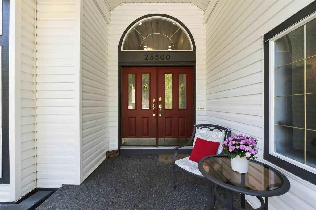 Photo of 23500 109 Avenue, Maple Ridge, BC V2W 1A8 (MLS # R3154920)