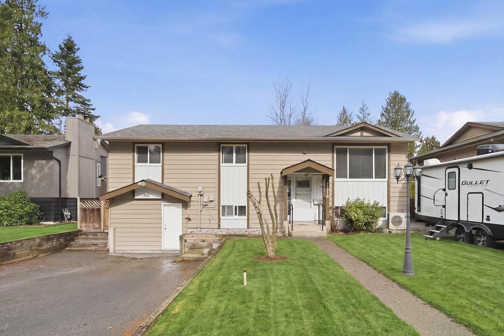 Photo of 21139 Cook Avenue, Maple Ridge, BC V2X 7P7 (MLS # R3153894)