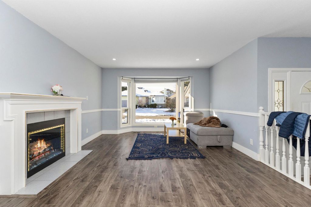 listing image 1108444246331122692