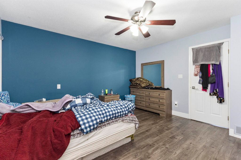listing image 1109421636733948945
