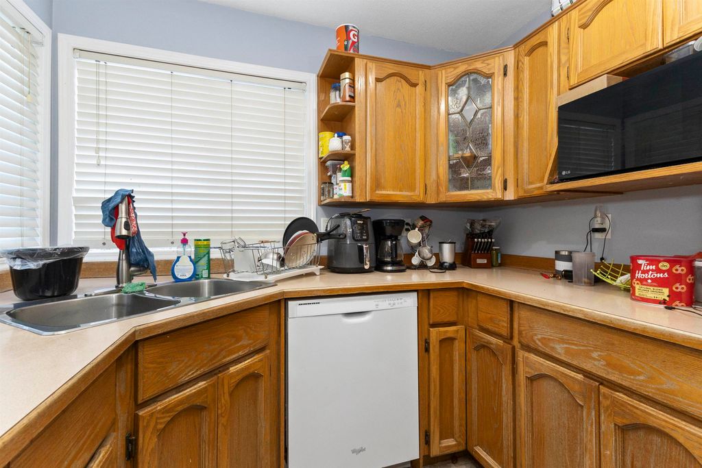 listing image 1109678013090561952