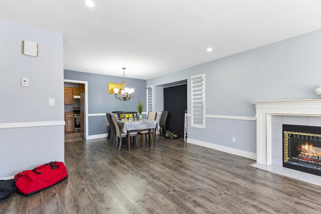 listing image 1104752196965554162