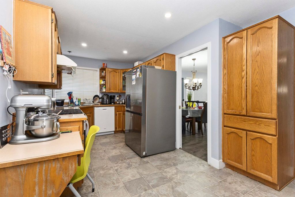 listing image 1109413938170933823